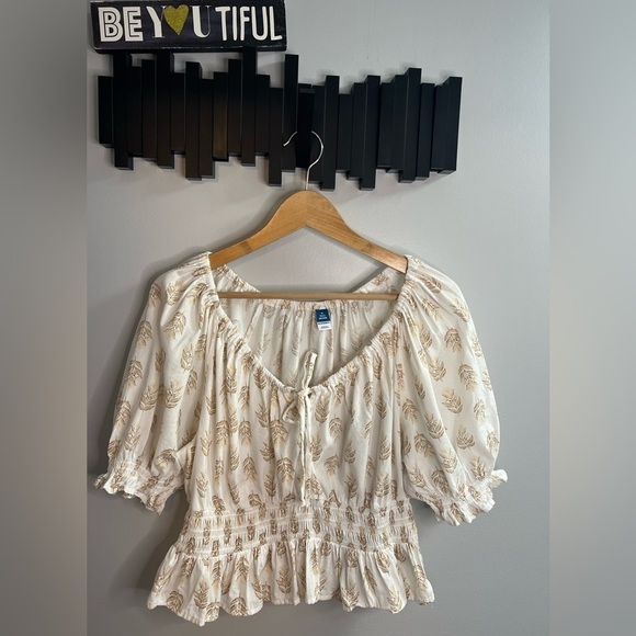 OLD Navy Puff-Sleeve Smocked Poet Blouse Size Medium Tall - Picture 3 of 9